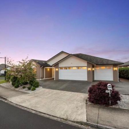 99E 5-Bedrooms Luxury House 汉密尔顿 外观 照片
