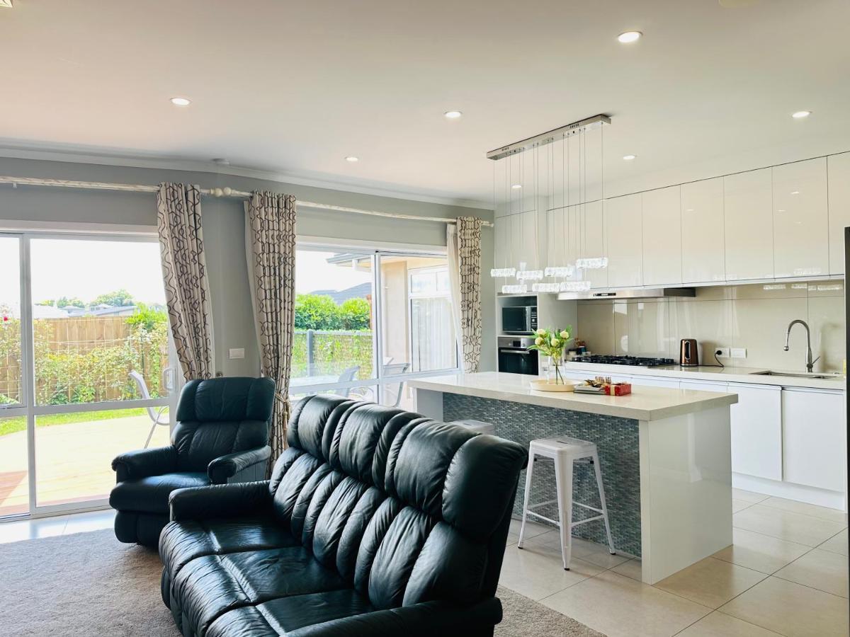 99E 5-Bedrooms Luxury House 汉密尔顿 外观 照片