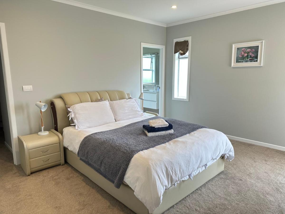 99E 5-Bedrooms Luxury House 汉密尔顿 外观 照片