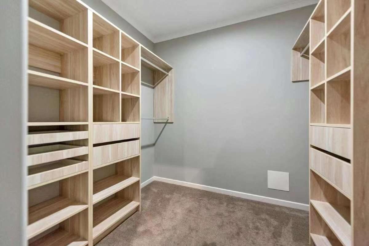99E 5-Bedrooms Luxury House 汉密尔顿 外观 照片