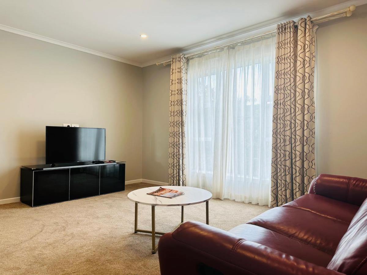 99E 5-Bedrooms Luxury House 汉密尔顿 外观 照片